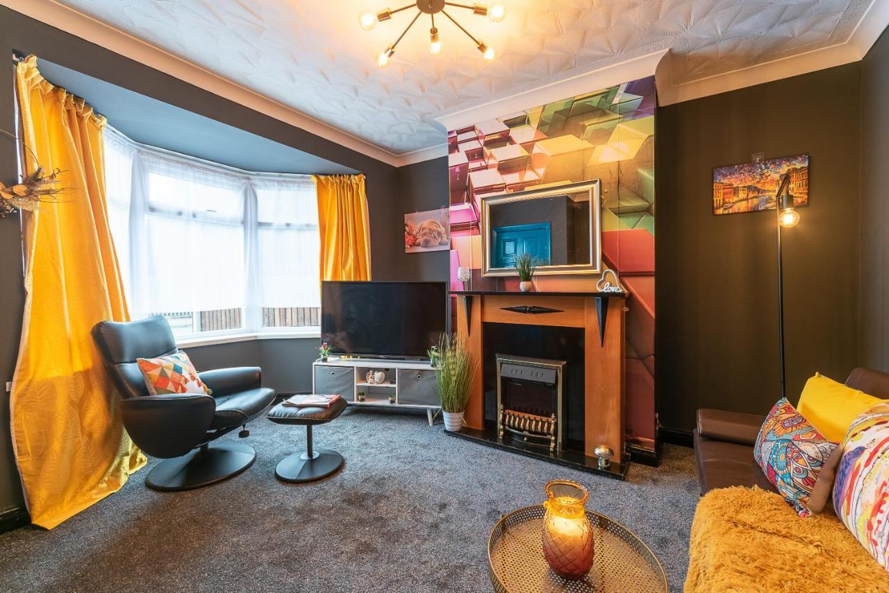 J'S Home Away From Home Fresh 2 Bedroom Garden Parking キングストン・アポン・ハル エクステリア 写真